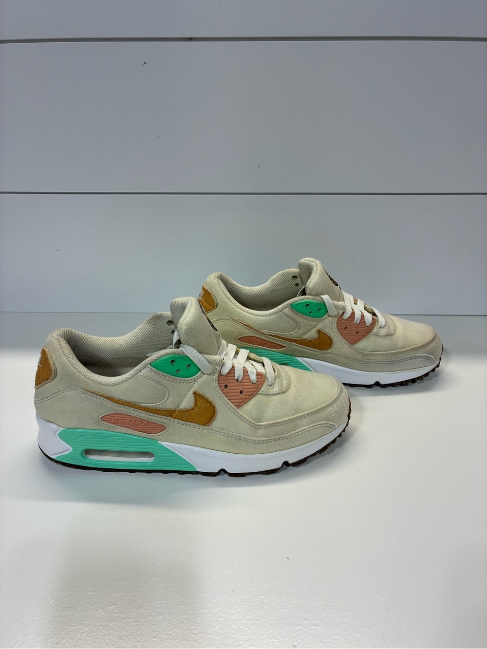 Nike Women's Air Max 90 Happy Pineapple. 11 women’s 9.5 men’s.